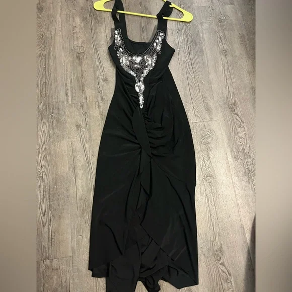 Fancy dress for prom/ outing/ wedding - Picture 1 of 6